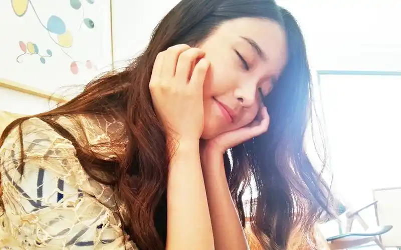 素纯女孩李智恩高清无水印壁纸