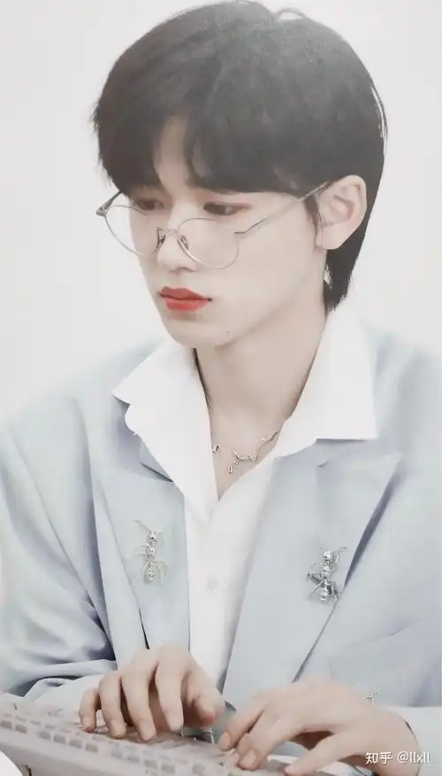 集美们,有没有宋亚轩很惊艳的图片啊? - 知乎
