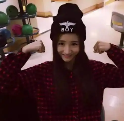 任嘉伦为什么从不晒妻子照片?聂欢罕见长发照,网友:是我也不晒