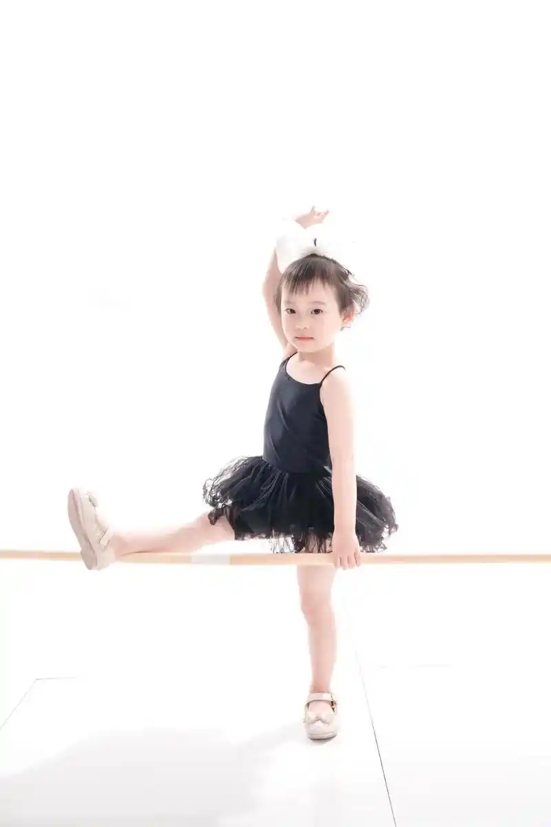 我家小可爱:熙熙妹儿3岁日常生活照;#记录成长的每一个瞬间  - 抖音