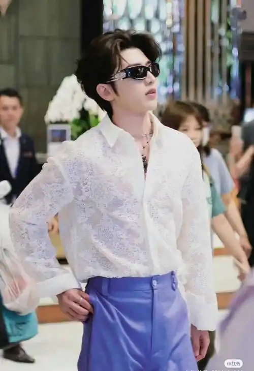 两大显眼包合体,蔡徐坤雨琦回归,baby绝美_王子_造型_宋雨琦