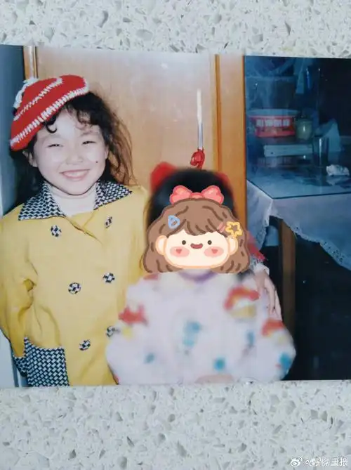 唐嫣发了童年照##小汪时期的唐嫣