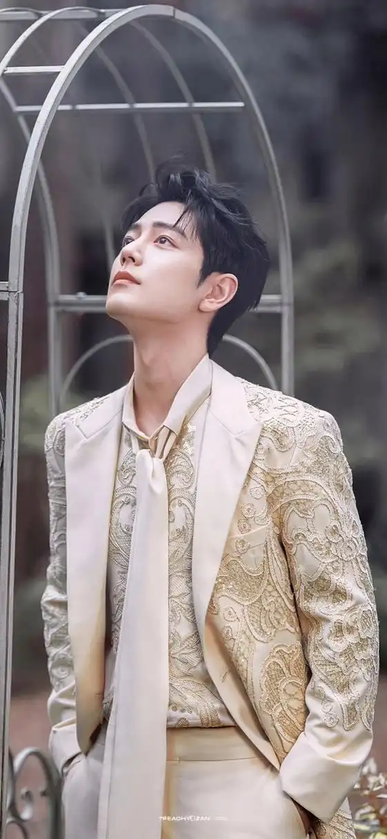 肖战微博之夜高清图片来啦!速速收藏! 王子战帅出新高度!