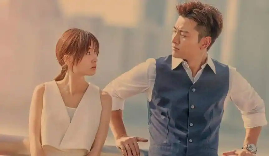 说王子文跟贾乃亮相爱多年,后来贾乃亮娶了李小璐,但是王子文还是深深