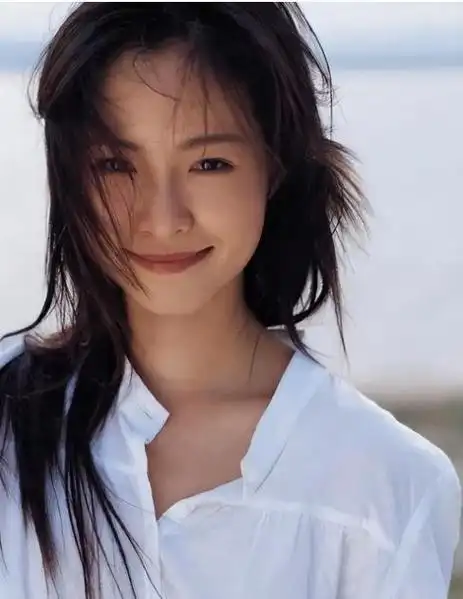 江一燕:娱乐圈的"燕子",行走无数男人中间,最后还是没能上位