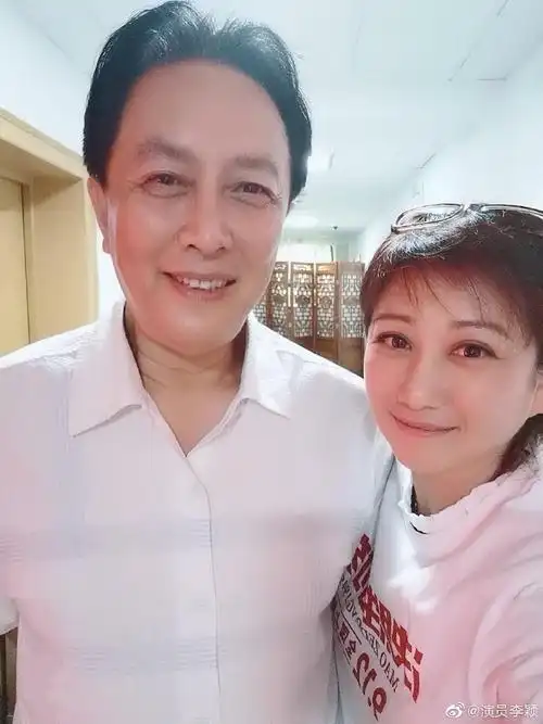 来自演员李颖东北一家人朱婷婷 - 微博
