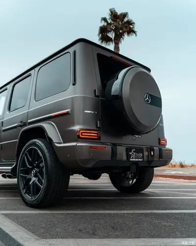 奔驰的大g越野车真的非常粗犷非常豪华