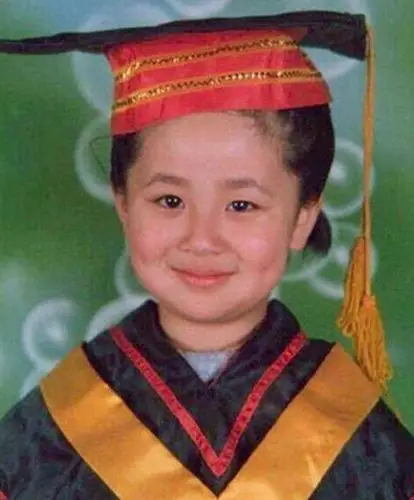 小时候的她好可爱,笑容也是超可爱的. 林心如