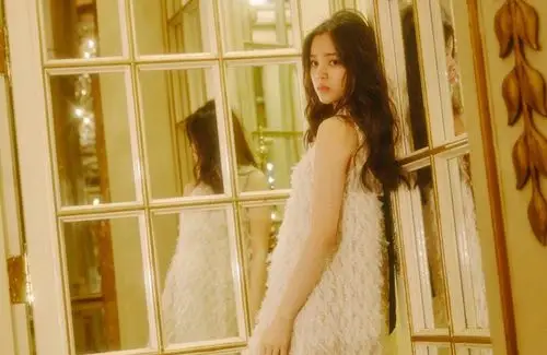 女艺人欧阳娜娜青春美丽时尚写真
