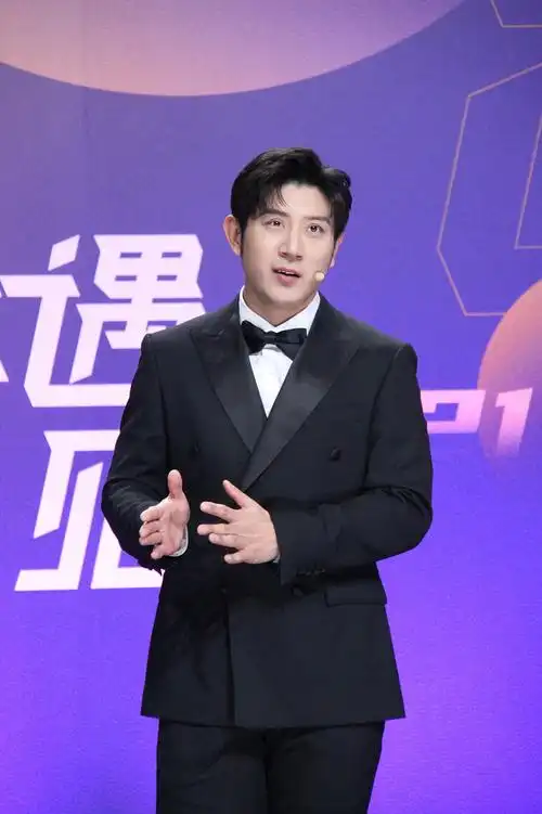 高晓攀2020跨年忙不停 2021直播综艺展"无限可能"