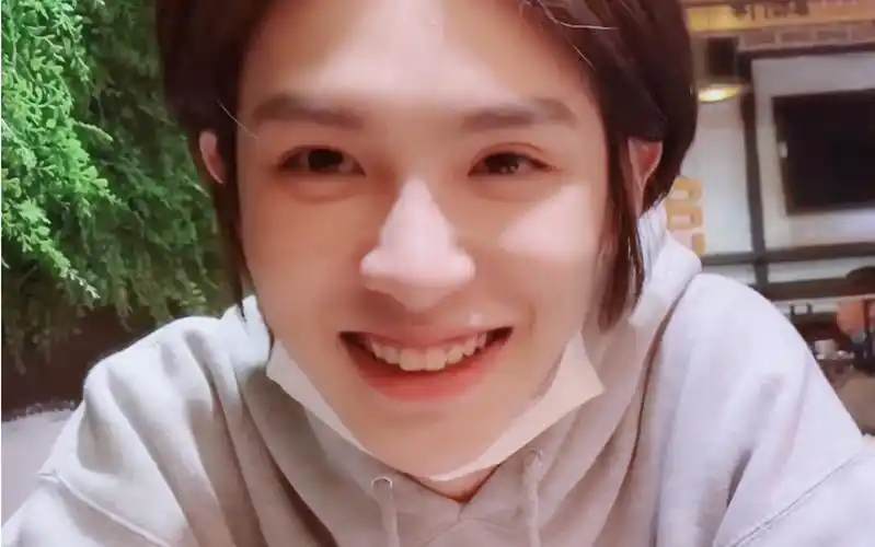 justin黄明昊软乎乎的素颜宝宝和杨迪师傅一起吃吃喝喝的vlog