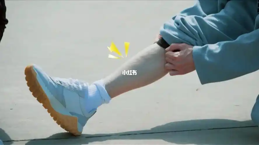 张若昀看我没有腿毛看我还穿秋裤