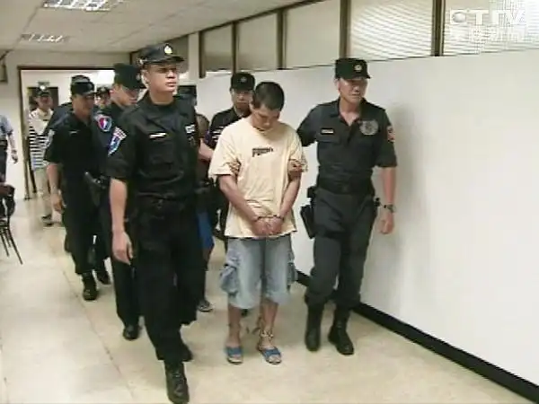 死刑犯郑金文不忍姐姐需每天洗肾,2011年把自己的肾捐给姐姐.