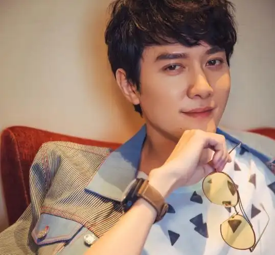 赵丽颖冯绍峰疑复婚婚礼现场曝光媒体揭秘冯母送豪宅求复合