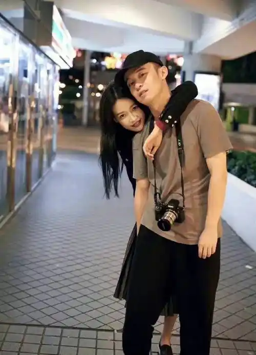 其实之所以这么直截了当地宣布,主要原因还是孙怡的肚子太争气了.