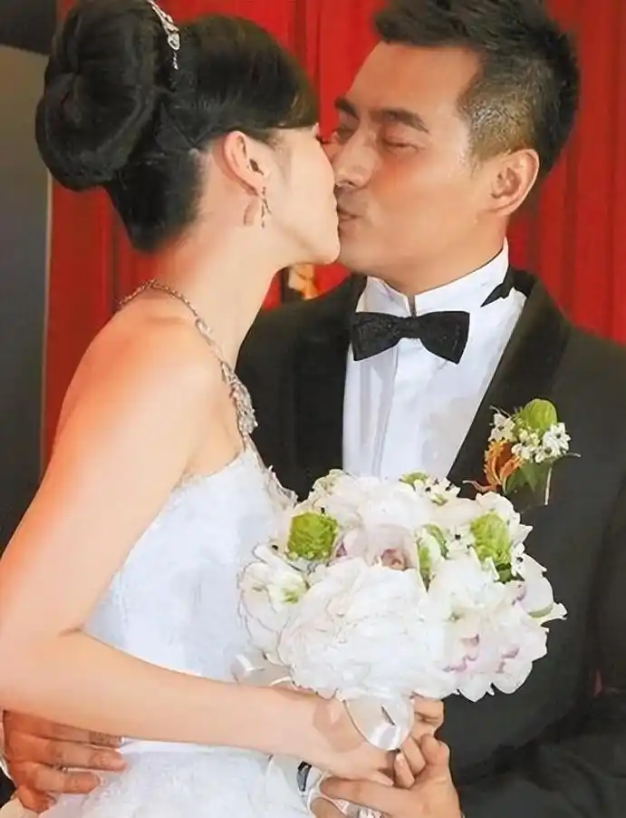 陈龙与章龄之像普通夫妻一样,也有着烟火气,妻子发文称没嫁错人