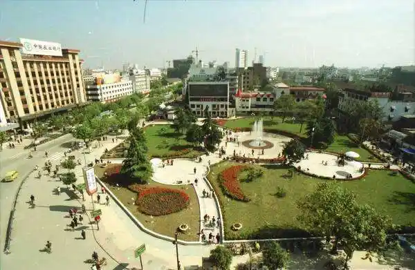 转眼间20年代了,这些00年代的照片你们还记得吗?