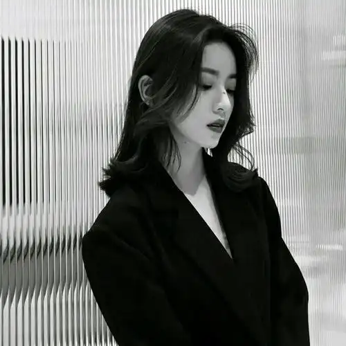 知性西装美人头像