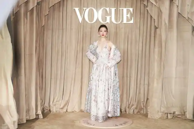 倪妮#@倪妮v出席vogue时尚盛典,以繁花装点粉色梦境,闪耀冬日,憧憬第