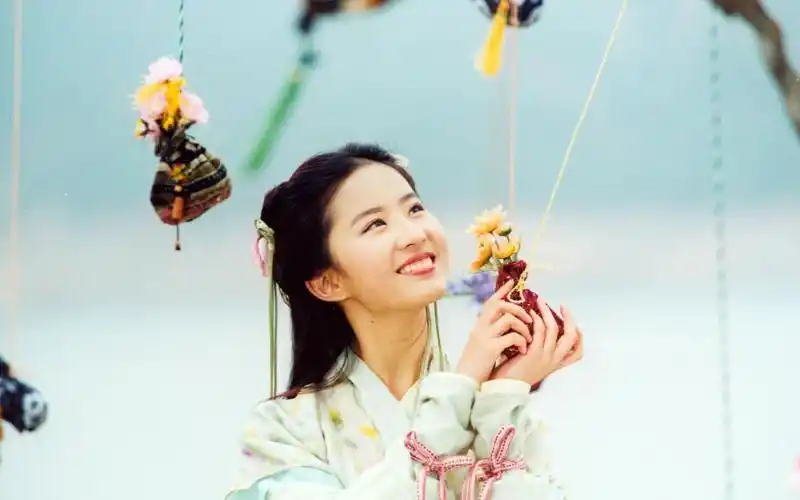 桌面壁纸 明星图片 > 正文        本文 女神刘亦菲剧照_大饱眼福由瓶