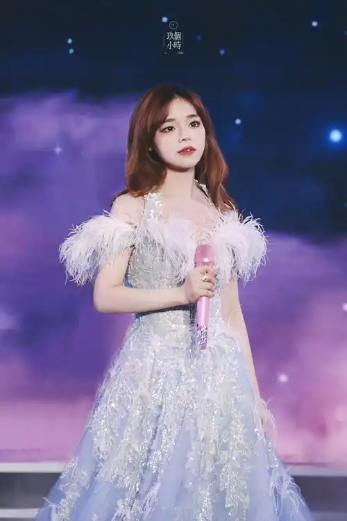 正能量歌手黄霄云