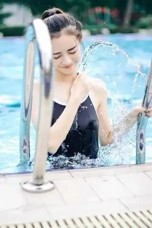 泳装美女图片