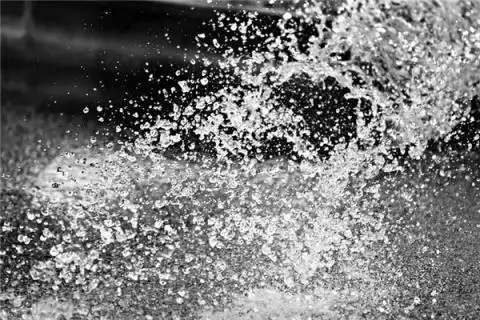 梦见水洒了是什么预兆,梦到水洒了是什么意思-周公解梦