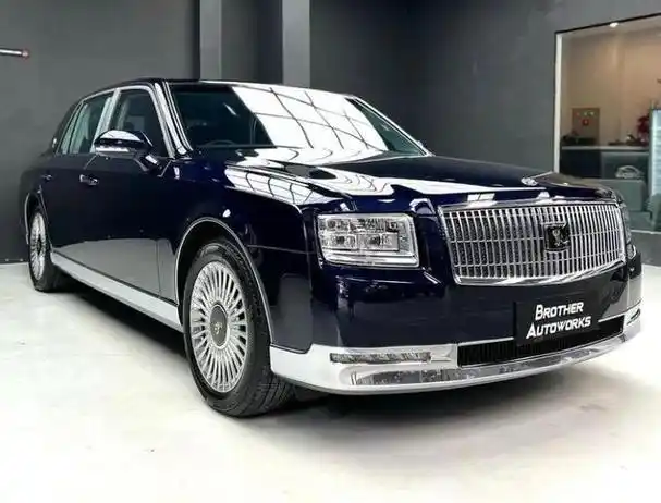 但它们并不是丰田汽车的天花板,丰田世纪才是丰田汽车真正的旗舰级