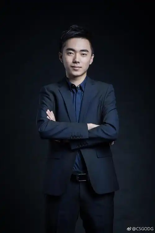 2.dg椰汁糕茄子,原名吴权清.曾经是csgo的职业选手,在cs 1.