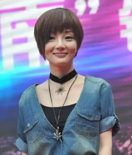 李小璐短发的时候挺个性的虽然女人味变少了但仍挺抢镜的