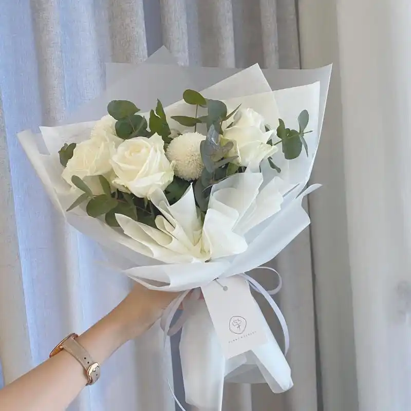 5朵玫瑰花束|透明雾面包装纸 习惯性的喜欢用白色包装纸包花,今天换个