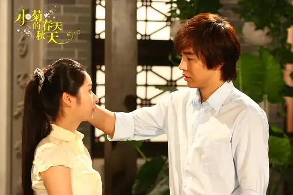 邹廷威"爱抚"颖儿