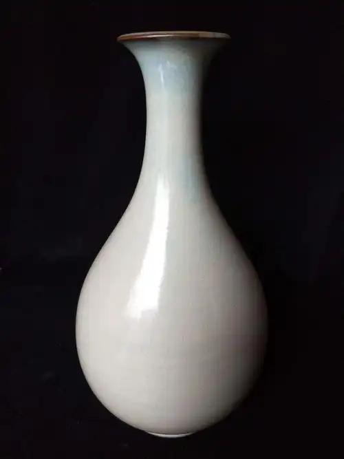 宋瓷～北宋汝窑系晴天釉玉壶春瓶真品!