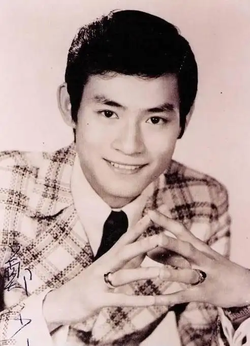 新上海滩郑少秋3婚负前妻郑少秋的荒唐多情路郑少秋四个女儿图片