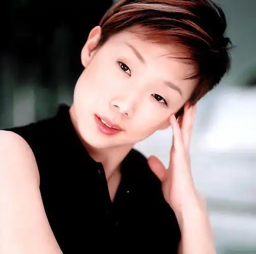 林忆莲一共谈过5位男友,难得的是,分手后他们未曾说过林忆莲的不是,还