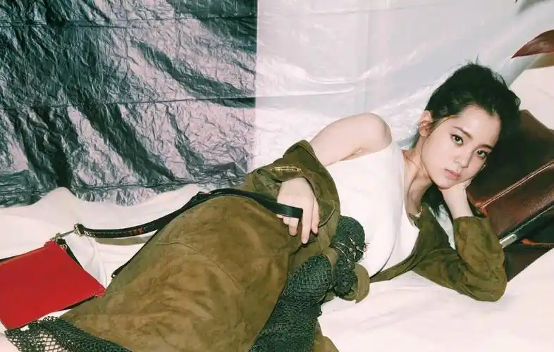 欧阳娜娜个人简历资料(21岁就崩了口碑,她做什么?