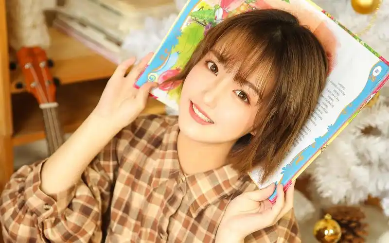 喜新厌旧是人的天性,让你常年累月的看着同一款桌面壁纸,难免会产生