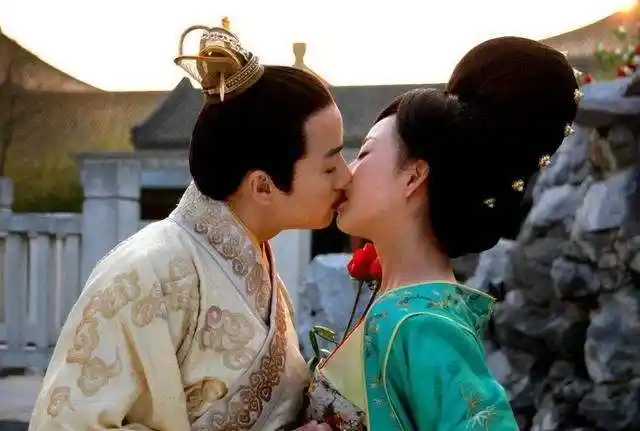 他是武则天男宠,身体壮颜值高为女皇登基立功,失宠恼羞成怒被斩|薛怀