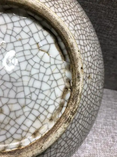 各位师友多多 写美篇 7号拍品 名称:清中期双兽耳哥釉炉 尺寸:直径21