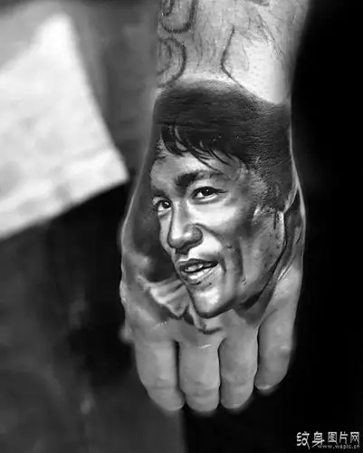 李小龙纹身图案欣赏中国武术的推广者