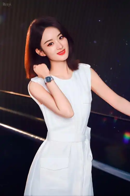 齐刘海的赵丽颖