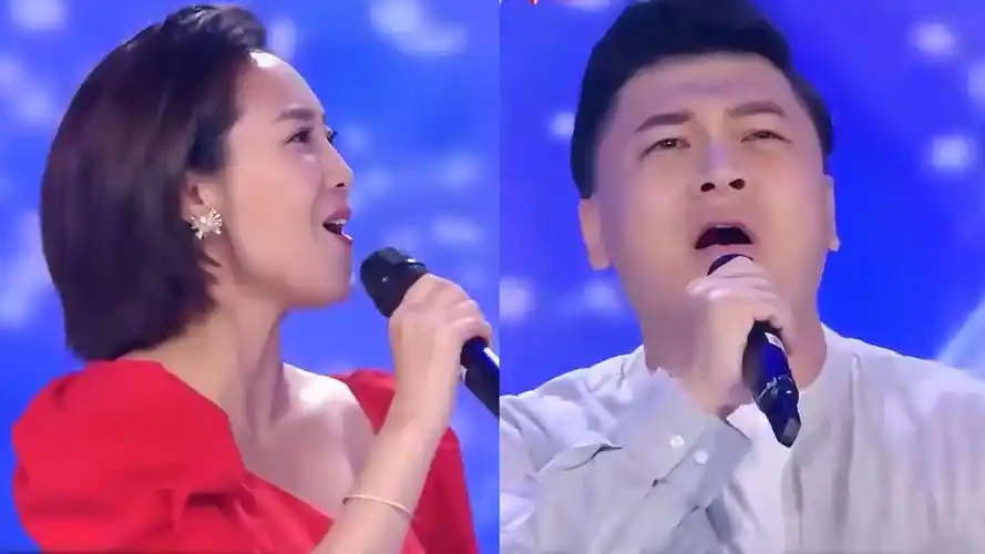 云朵与老公同台,甜蜜合唱师傅刀郎的《手心里的温柔》,羡煞旁人