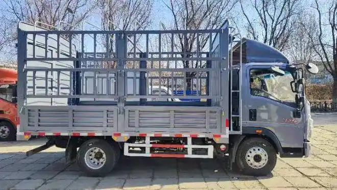 18010278092程经理(同微信)本店主营:重汽豪沃4米2高栏-平板 厢货