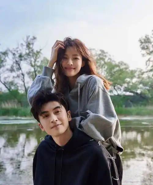 情人节明星秀恩爱:杜淳钟楚曦王祖蓝温情瞬间