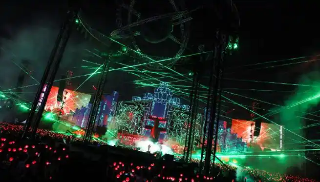 #华晨宇演唱会舞美渲染图##华晨宇国内最大原创定制##