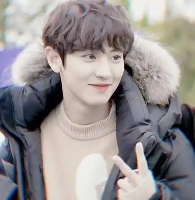 朴灿烈头像 cr池月拿图点赞关注