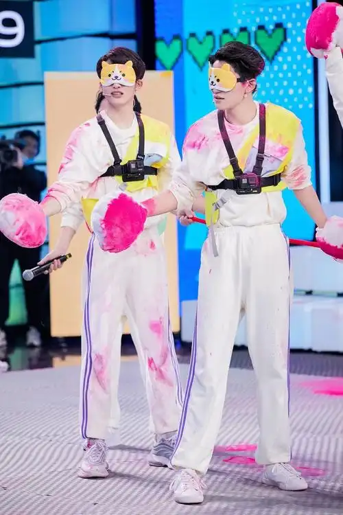 "2021优秀青年歌手"董思成加入《快乐大本营》