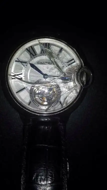 这款卡帝亚手表表面摔碎了,在国内能修好吗?能否鉴定这款真假?