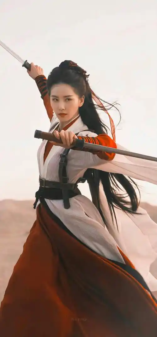 女侠"专属的飒爽感,而想要营造这种氛围感最简单的方式,就是通过发型