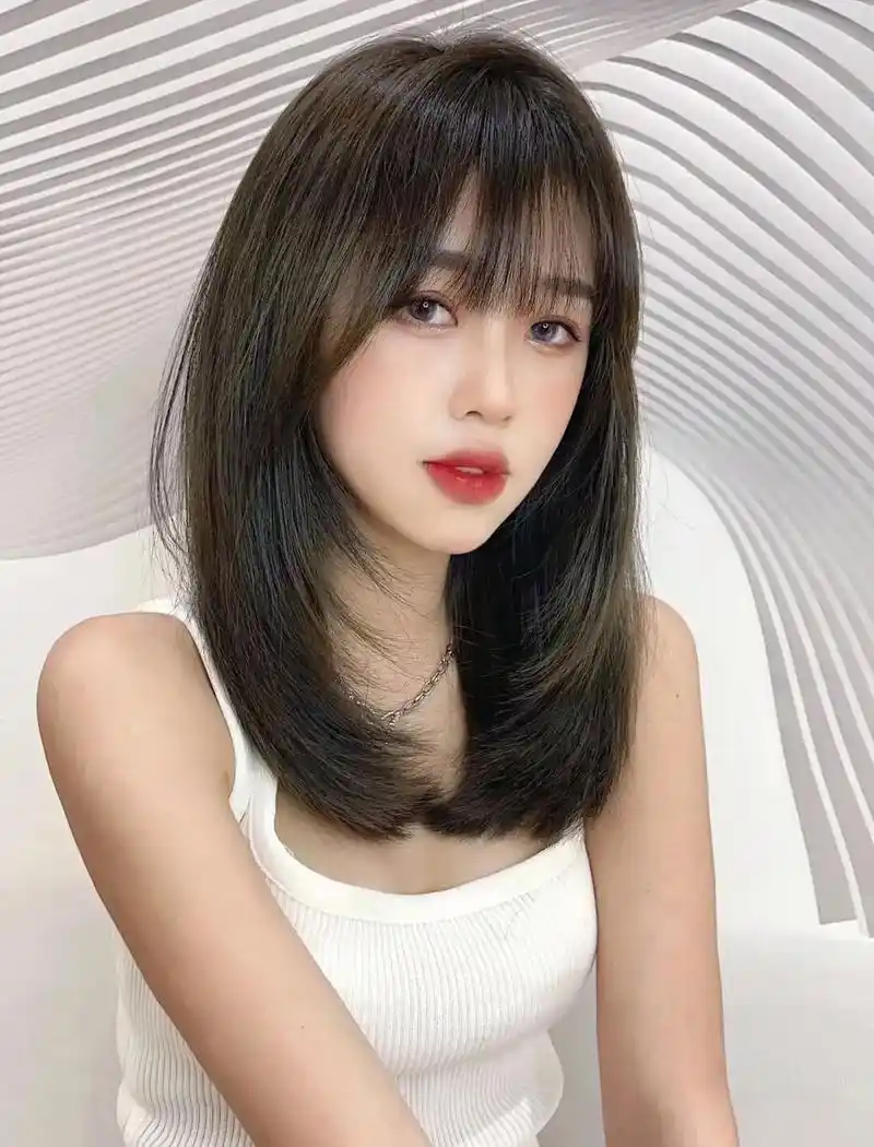 初恋头.初恋刘海修饰发际线宽额头,脸型显小 发型简约高级,整 - 抖音